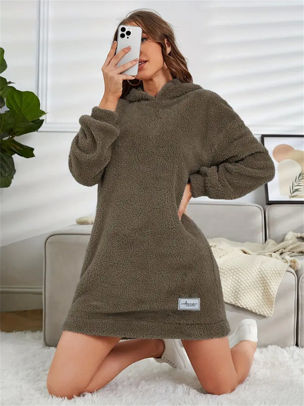 Robe à capuche et manches longues en peluche pour femme
