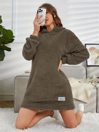 Robe à capuche et manches longues en peluche pour femme