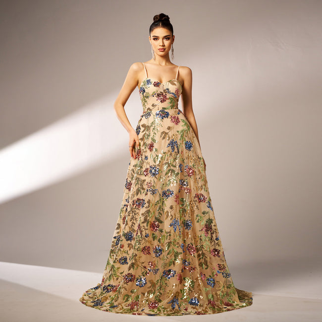 Élégante robe de soirée sans manches à paillettes et bretelles Hover Image