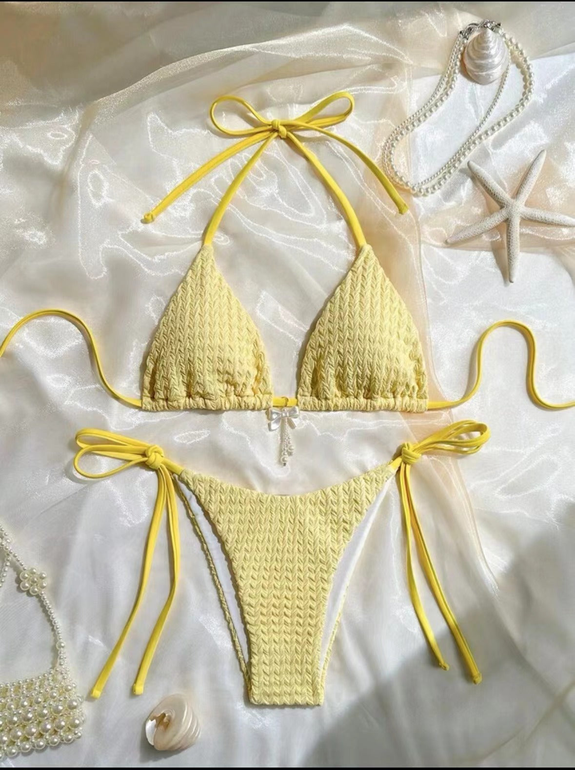 Maillot de bain bikini féminin dos nu à fines bretelles de couleur unie