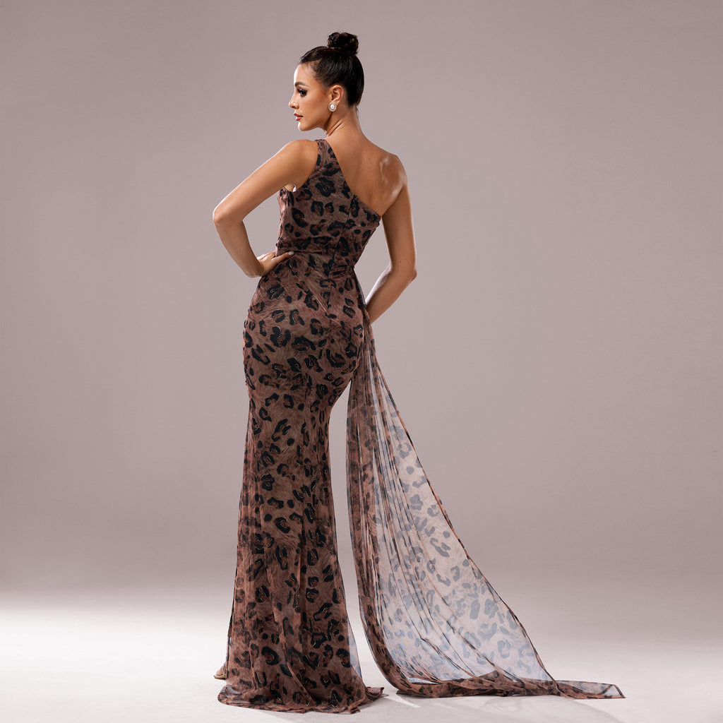 Robe de soirée à sequins léopard, col diagonal et une épaule