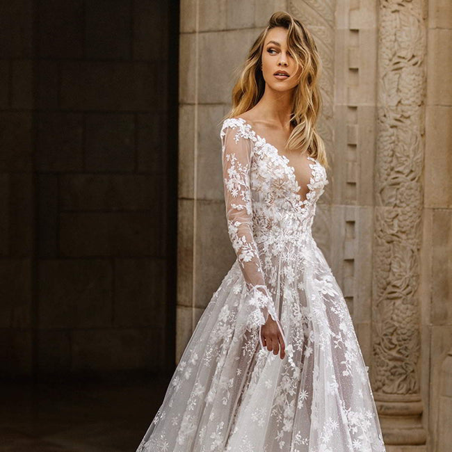Robe de mariée sexy en dentelle à manches longues, robe de soirée Hover Image