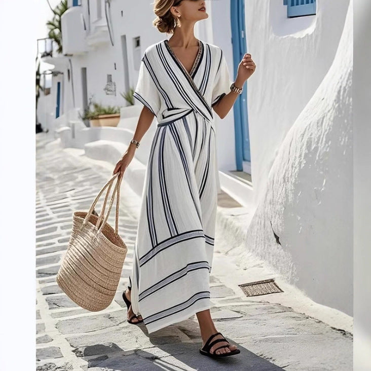 Robe décontractée ample style rétro à imprimé rayé, robe de vacances d'été à manches courtes et col en V, robe longue plissée bohème trapèze pour femme