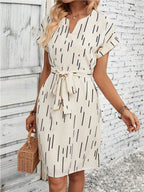 Robe à manches chauve-souris fendue au col avec ceinture à imprimé intégral pour femme