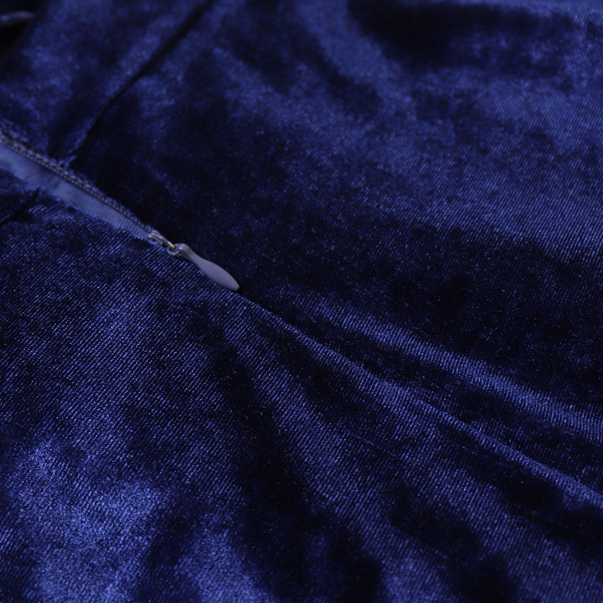 Robe dos nu en velours doré