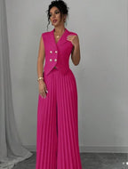 Ensemble de vêtements d'été sans manches pour femmes, avec veste à revers boutonnée et pantalon plissé droit.