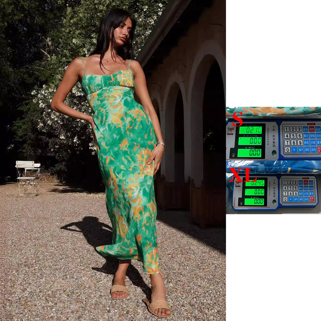 Robe à fines bretelles décolletée dos nu pour femme