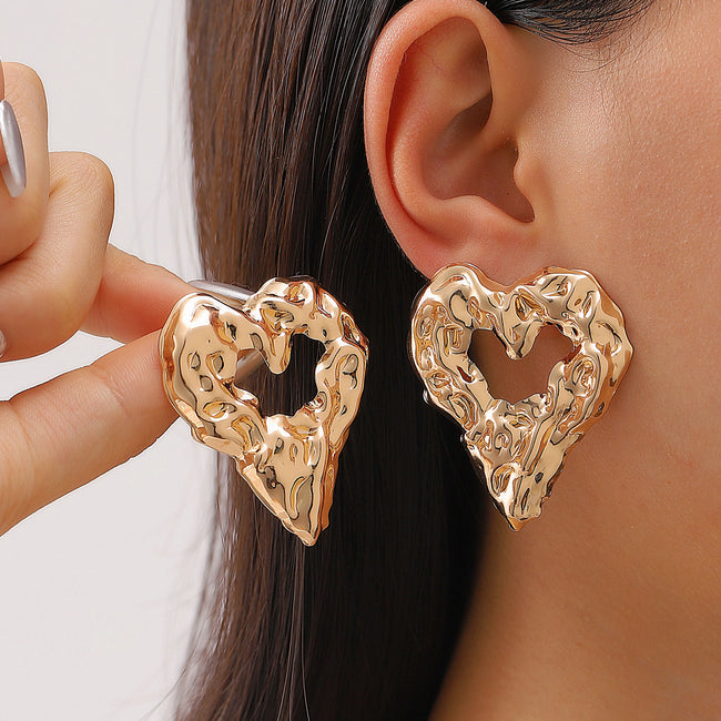 Nouvelles Boucles d'oreilles plissées en forme de cœur creux en lave, Bijoux fantaisie exagérés pour femmes, Cadeau de la Saint-Valentin Hover Image