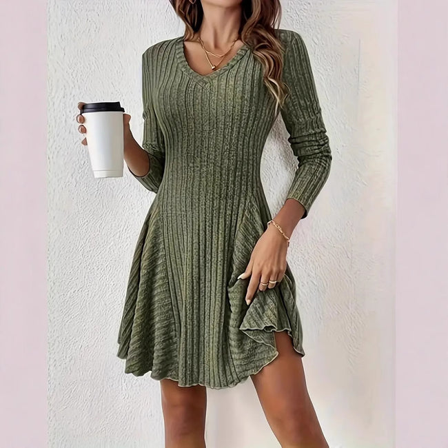 Robe pull à col en V en maille française pour femme Main Image