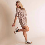 Nouvel ensemble deux pièces pour femme, décontracté et confortable, style européen et américain, chemise à carreaux à manches courtes et short.