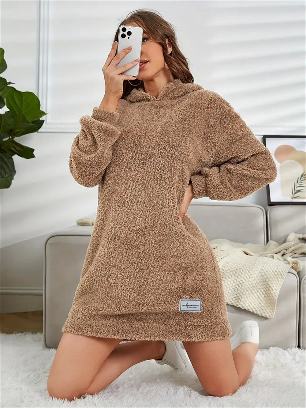 Robe à capuche et manches longues en peluche pour femme