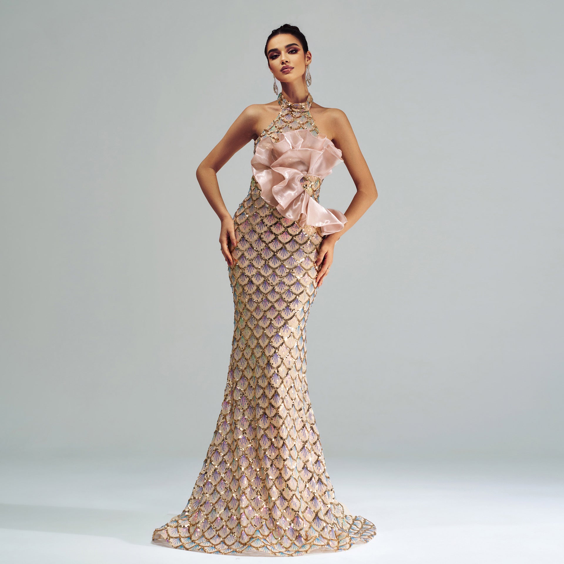 Robe de soirée sirène à licou et sequins