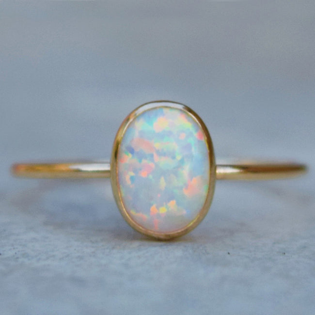 Bague femme en or et opale Main Image