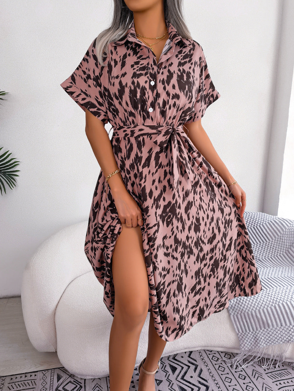 Robe chemise décontractée à lacets et imprimé léopard