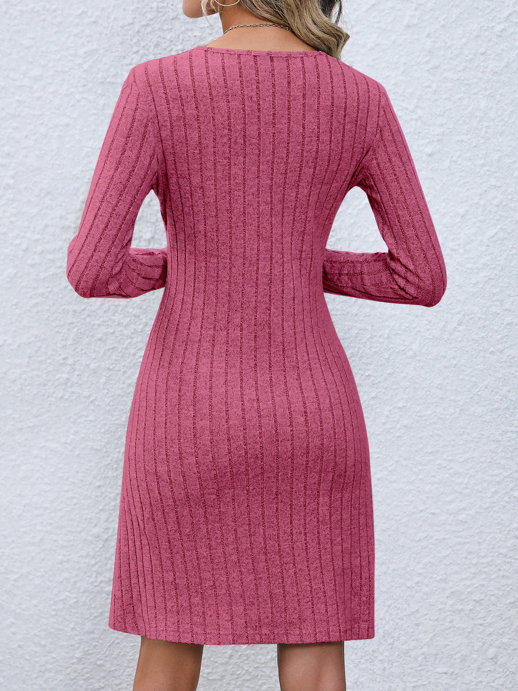 Robe longue à col en V et manches longues avec boutons et taille ajustée, vêtement féminin ajusté