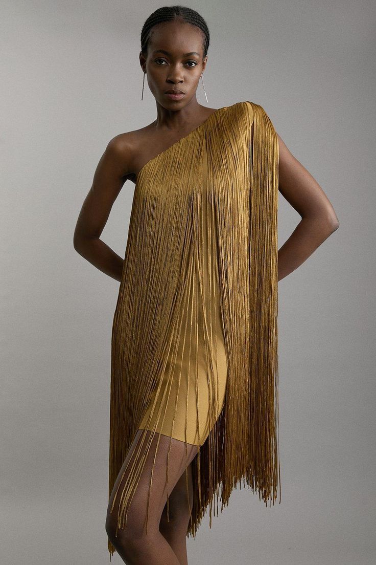 Robe de soirée élégante à jupe à pompons