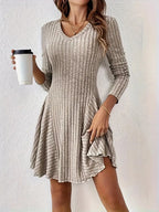 Robe pull à col en V en maille française pour femme