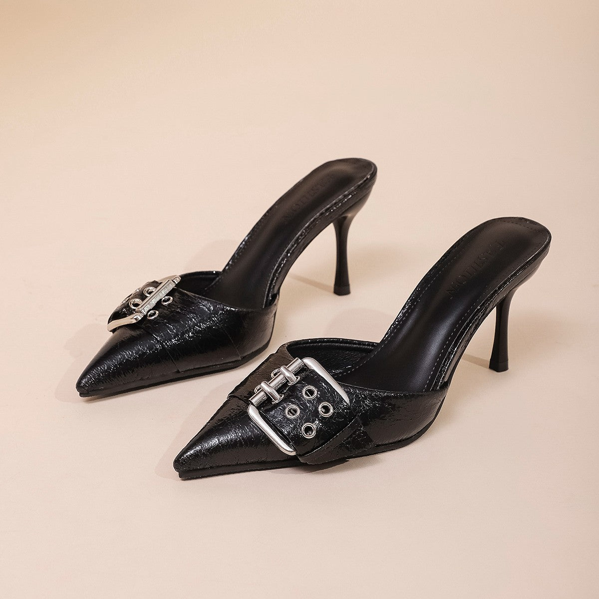Escarpins à bride pointue avec boucle décorative pour femme