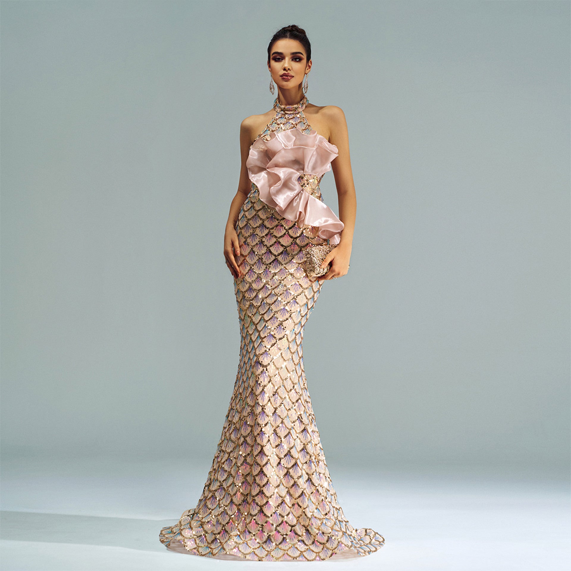Robe de soirée sirène à licou et sequins
