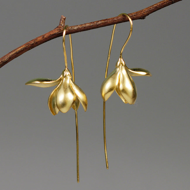 Boucles d'oreilles pendantes Fleur de Magnolia Élégantes en Or et Argent pour Femmes Bijoux de Mode Cadeaux Hover Image