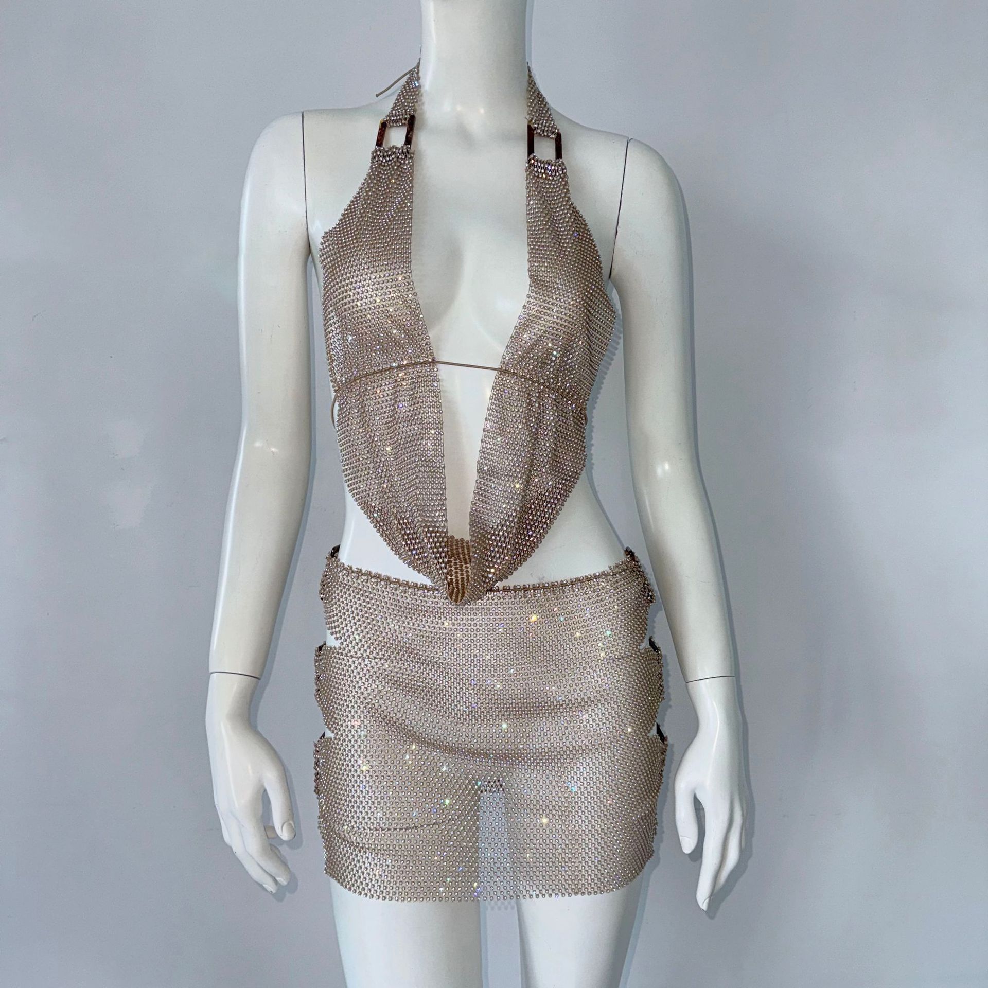 Ensemble deux pièces de jupe et haut à fines bretelles pour femme