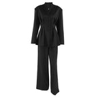 Ensemble deux pièces pantalon et veste de costume ajustée à la taille plissée, col en V et manches longues noires