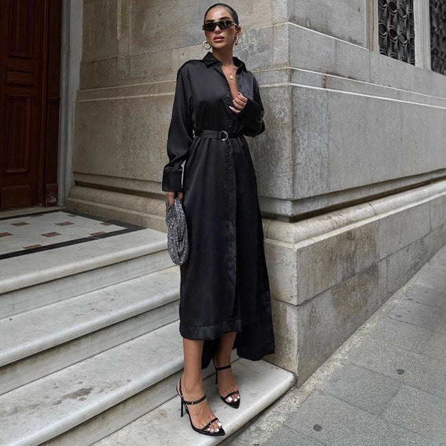 Robe fendue sexy en satin bleu brumeux avec taille cintrée Hover Image
