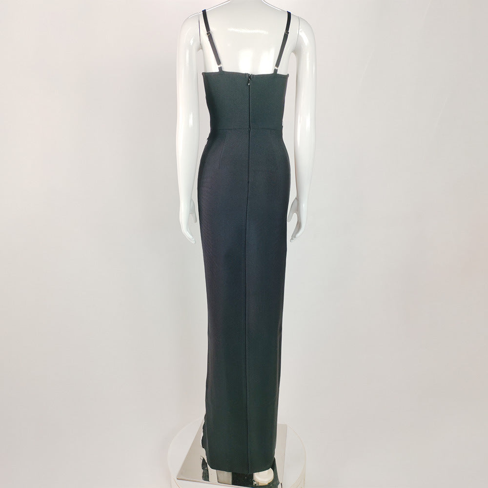 Robe moulante à bandelettes et à fente haute