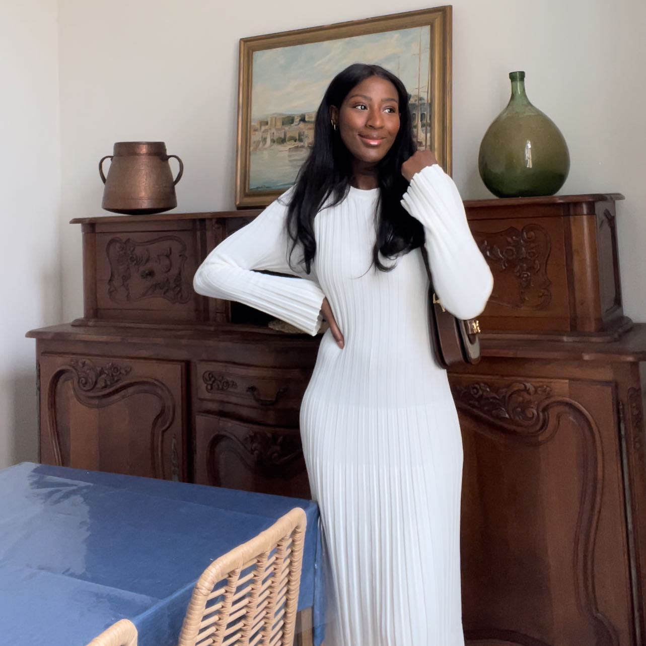 Robe en maille ajustée à col rond pour femme