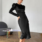 Robe en satin à manches bouffantes et col rond