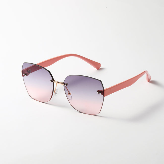 Lunettes de soleil haut de gamme à bords taillés en diamant pour femme Main Image
