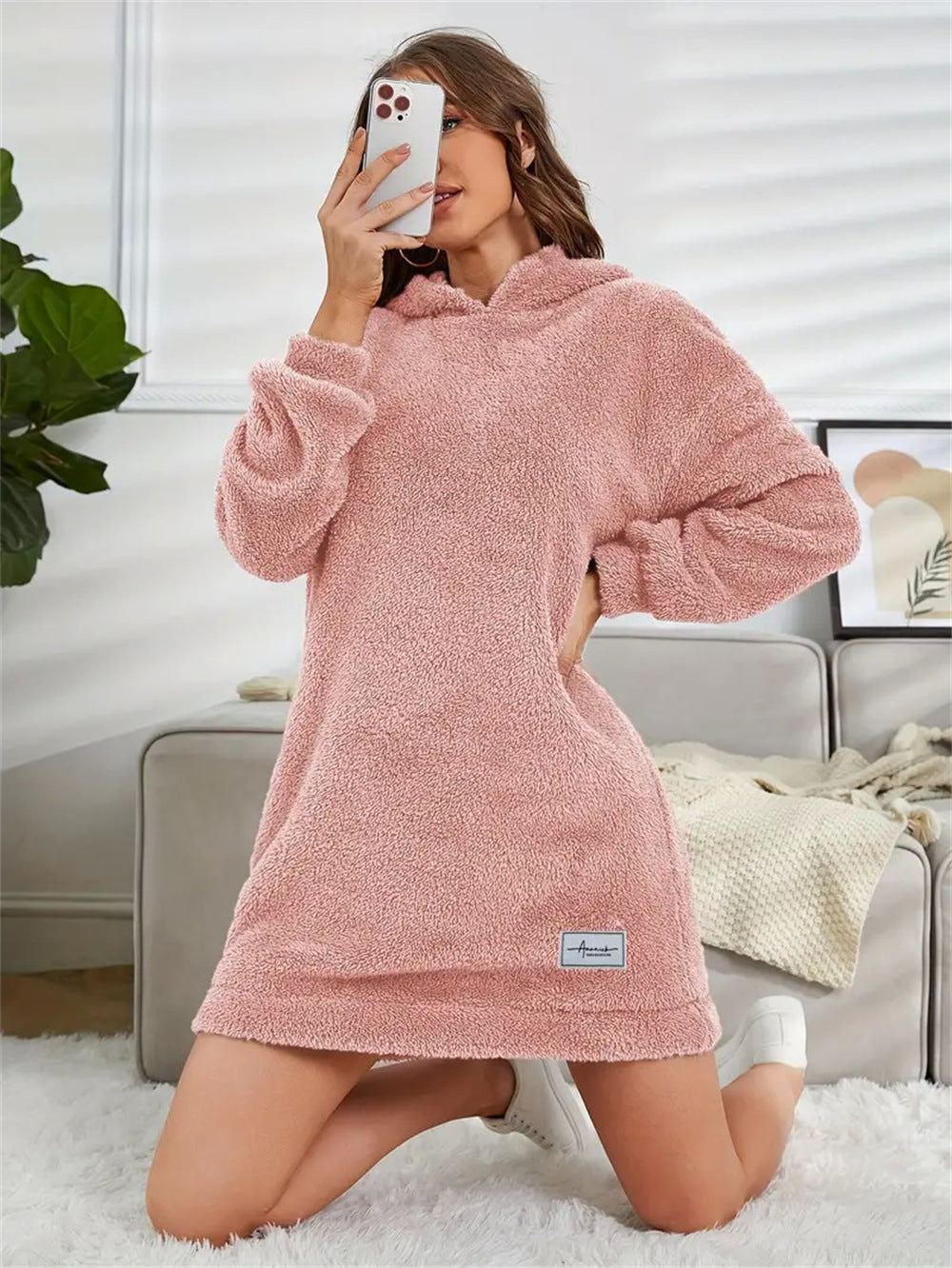 Robe à capuche et manches longues en peluche pour femme