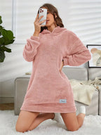 Robe à capuche et manches longues en peluche pour femme