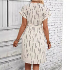 Robe à manches chauve-souris fendue au col avec ceinture à imprimé intégral pour femme