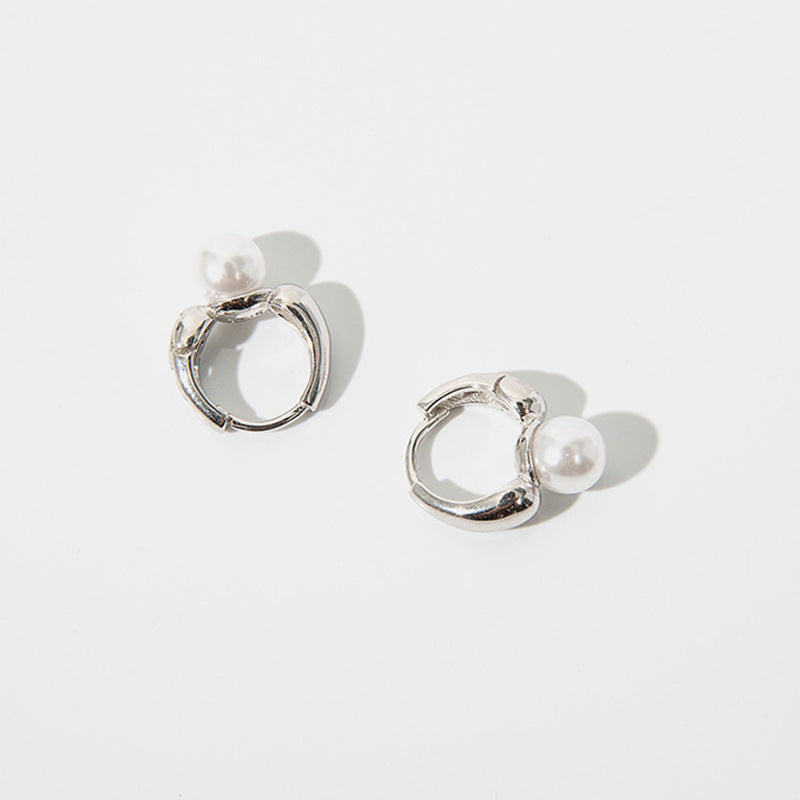 Boucles d'oreilles clous simples en forme de C pour femmes, bijoux exquis en perles et cristaux ronds
