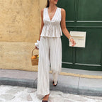 Ensemble gilet deux pièces avec haut sans manches rayé et pantalon droit