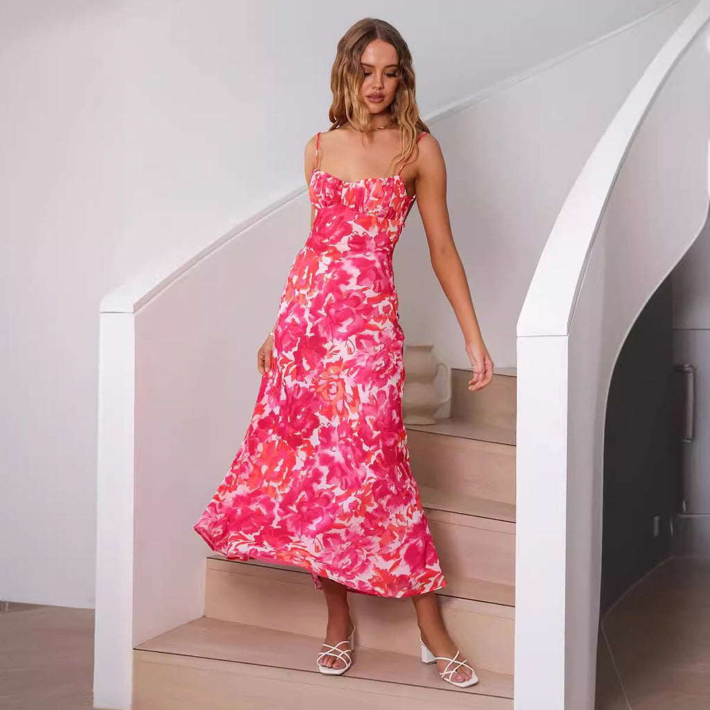 Robe à fines bretelles décolletée dos nu pour femme