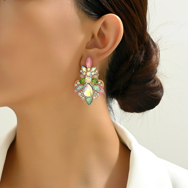 Boucles d'oreilles clous vintage superposées en strass en forme de goutte d'eau pour femmes, idéales pour les fêtes, mariages, bijoux de luxe, sélection de trois couleurs. Main Image