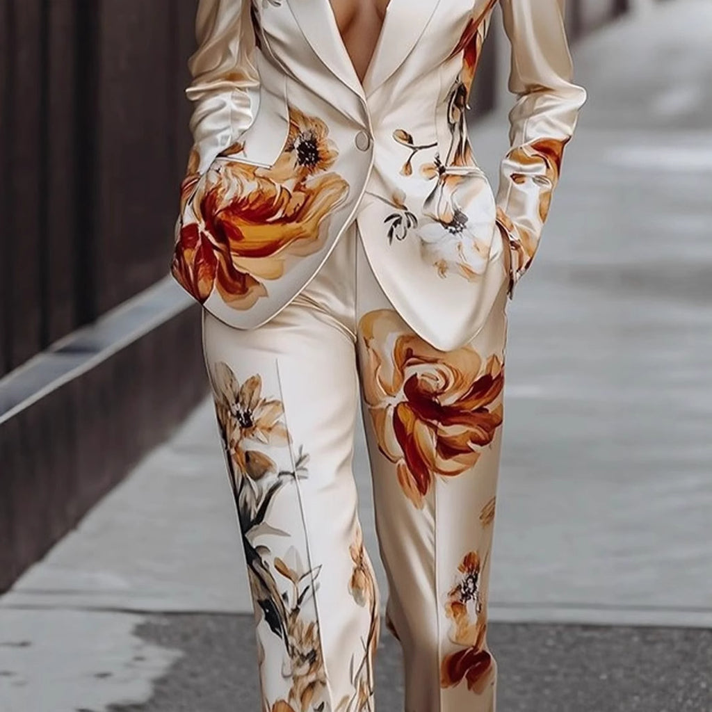 Ensemble deux pièces de costume en satin imprimé à manches longues