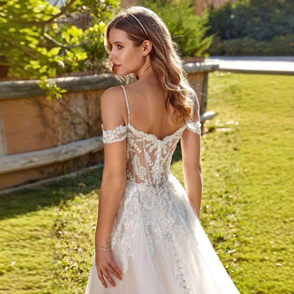 Robe de mariée ajustée asymétrique pour femme