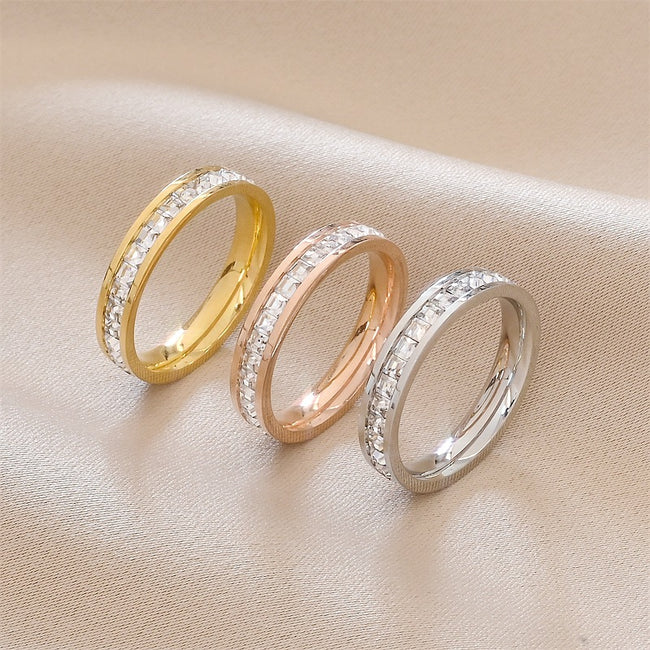 Bague en acier inoxydable avec strass tendance pour femme Main Image