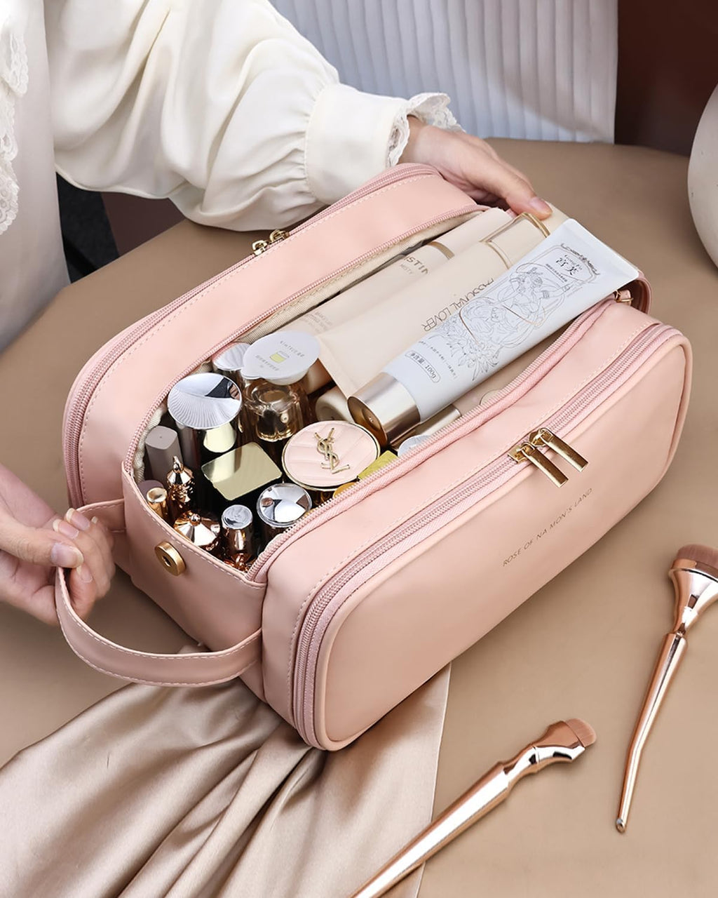 Trousse de Maquillage de Voyage pour Femmes, Organisateur de Cosmétiques Grande Capacité avec Large Ouverture, Trousse de Toilette Étanche et Portable pour un Accès Facile