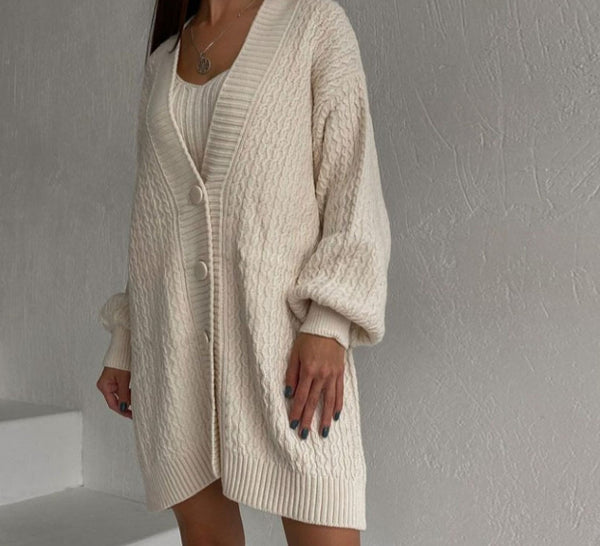 Veste droite et robe pull à fines bretelles