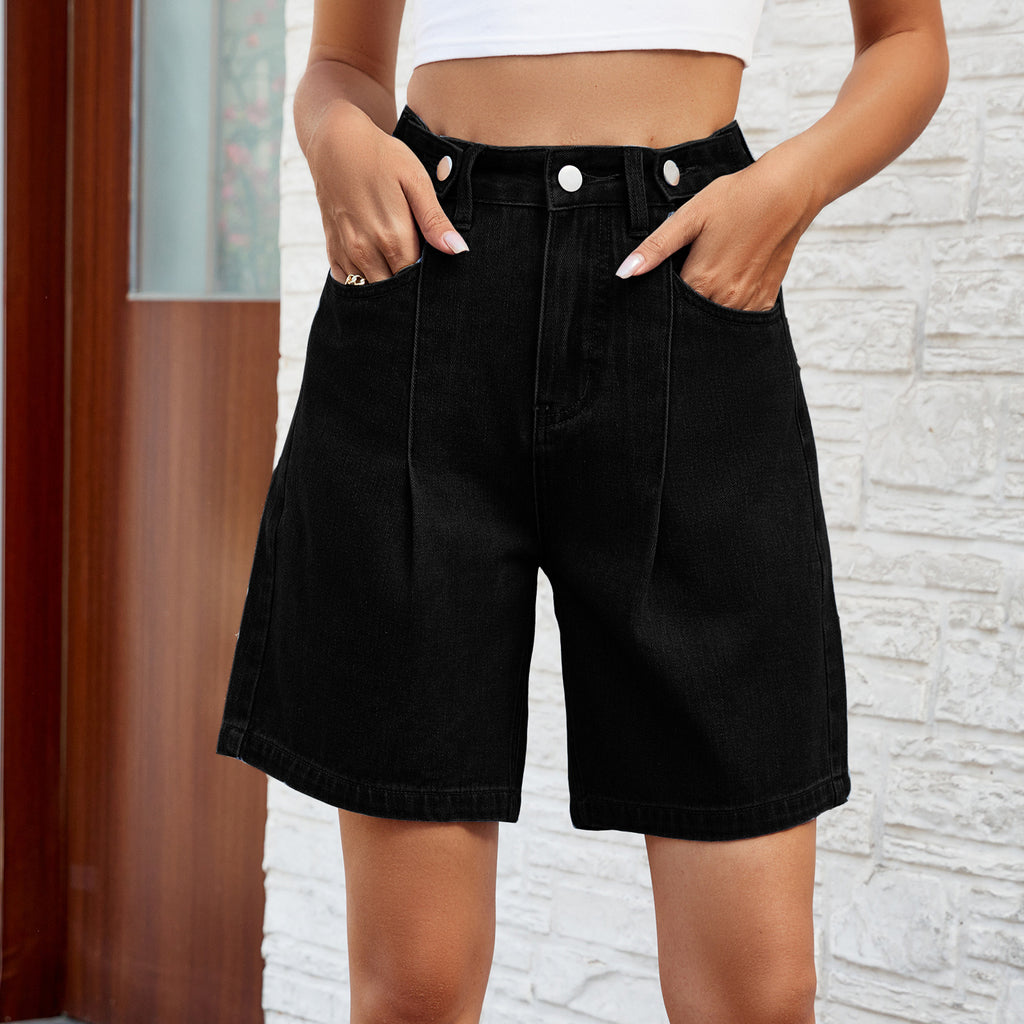 Short en jean pour femme avec taille ajustable, modèle tendance pour l'été.