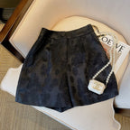 Shorts de costume jacquard noir style Chanel pour femme