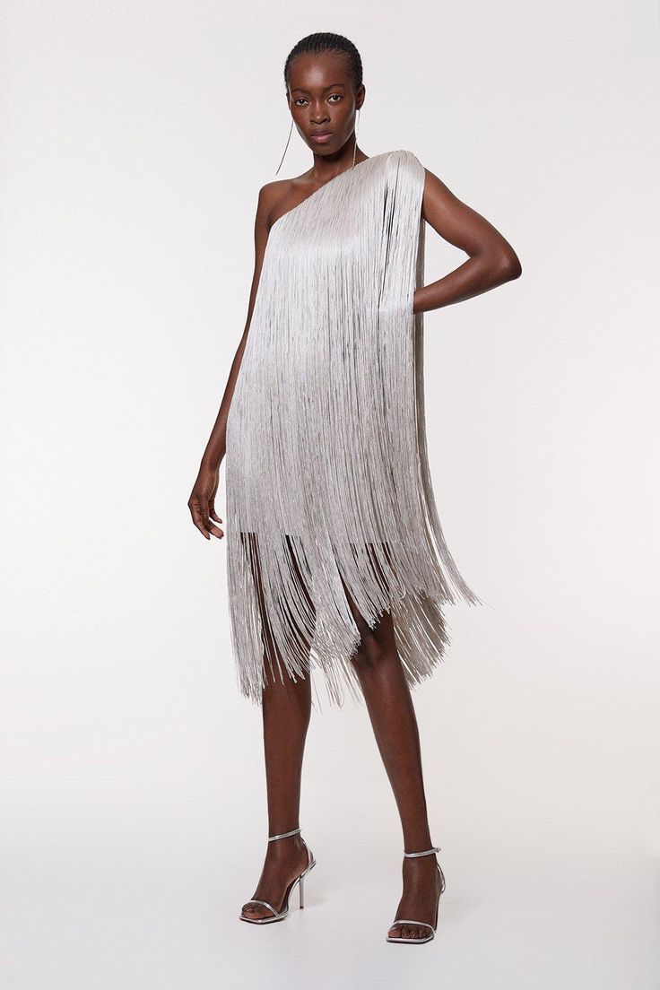 Robe de soirée élégante à jupe à pompons