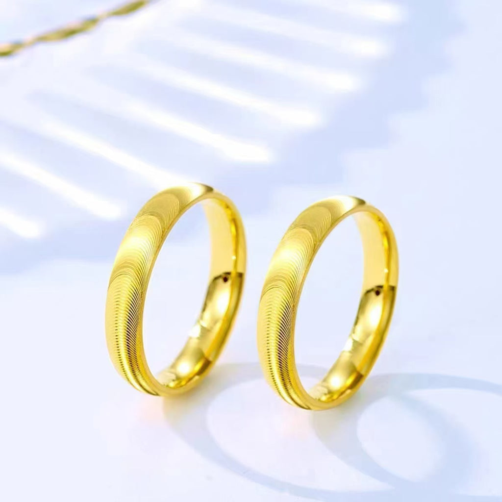 Bagues de couple simples et élégantes