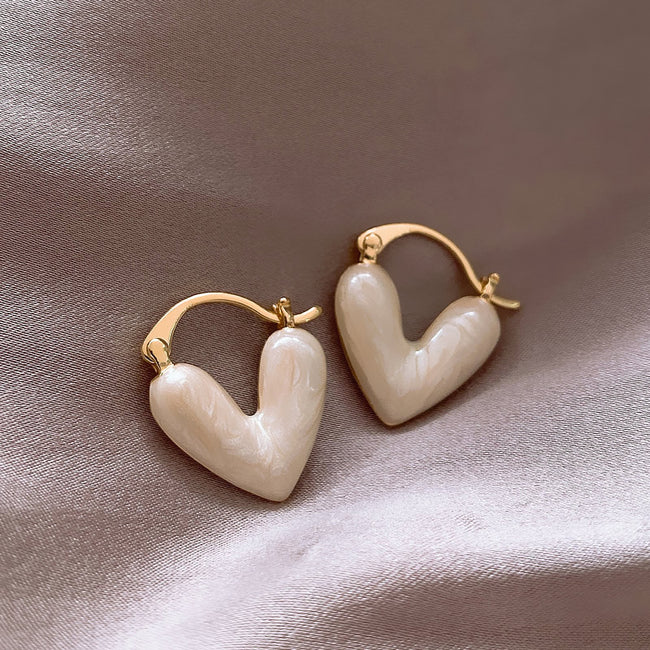 Boucles d'oreilles cœur Ins pour femmes, accessoires de mode, bijoux Main Image
