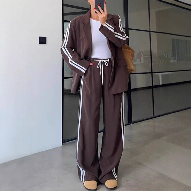 Ensemble deux pièces pour femme : veste à manches longues et pantalon Hover Image