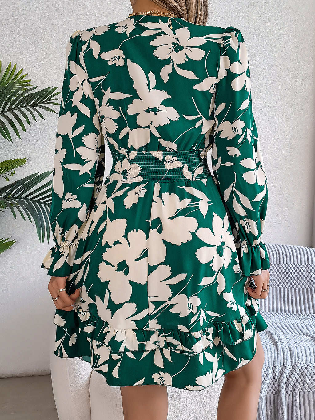 Robe trapèze à manches longues à ourlet festonné et imprimé floral pour femme